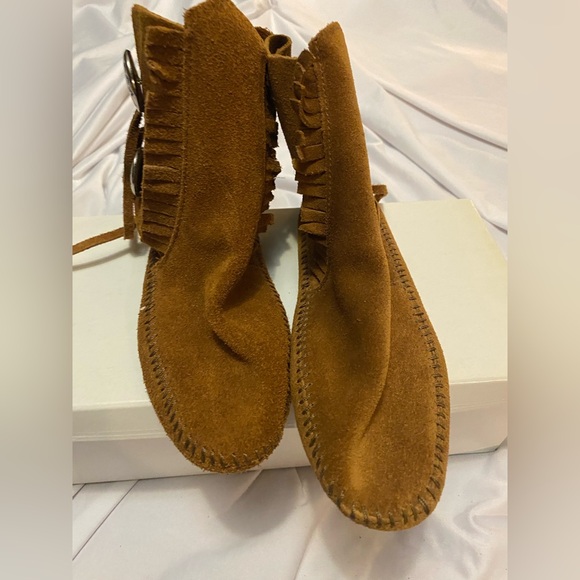 Minnetonka Brown Leather Ankle Boots Size 5 - Picture 1 of 5